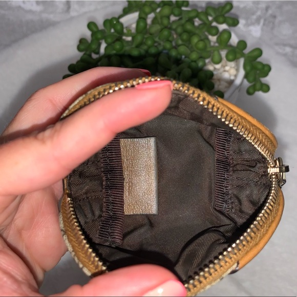 GUCCI Whale Coin Case Zoo Series Faux wristlet inc - Picture 11 of 16